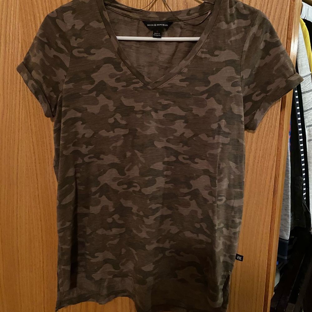 Rock & Republic short sleeve camo shirt